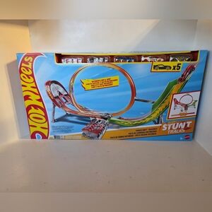 Stunt Track Set with Multicolor Loop